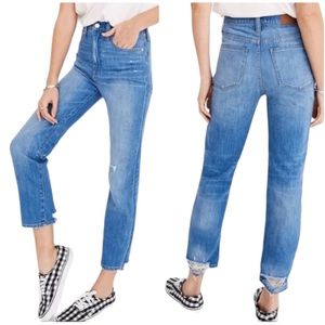 Madwell Classic Straight Distressed Novello Wash Jeans A7